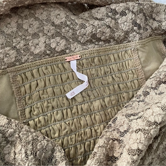 Free People Lola Lace Top Bell Sleeves in Gold Dust, Size XS - Picture 4 of 5